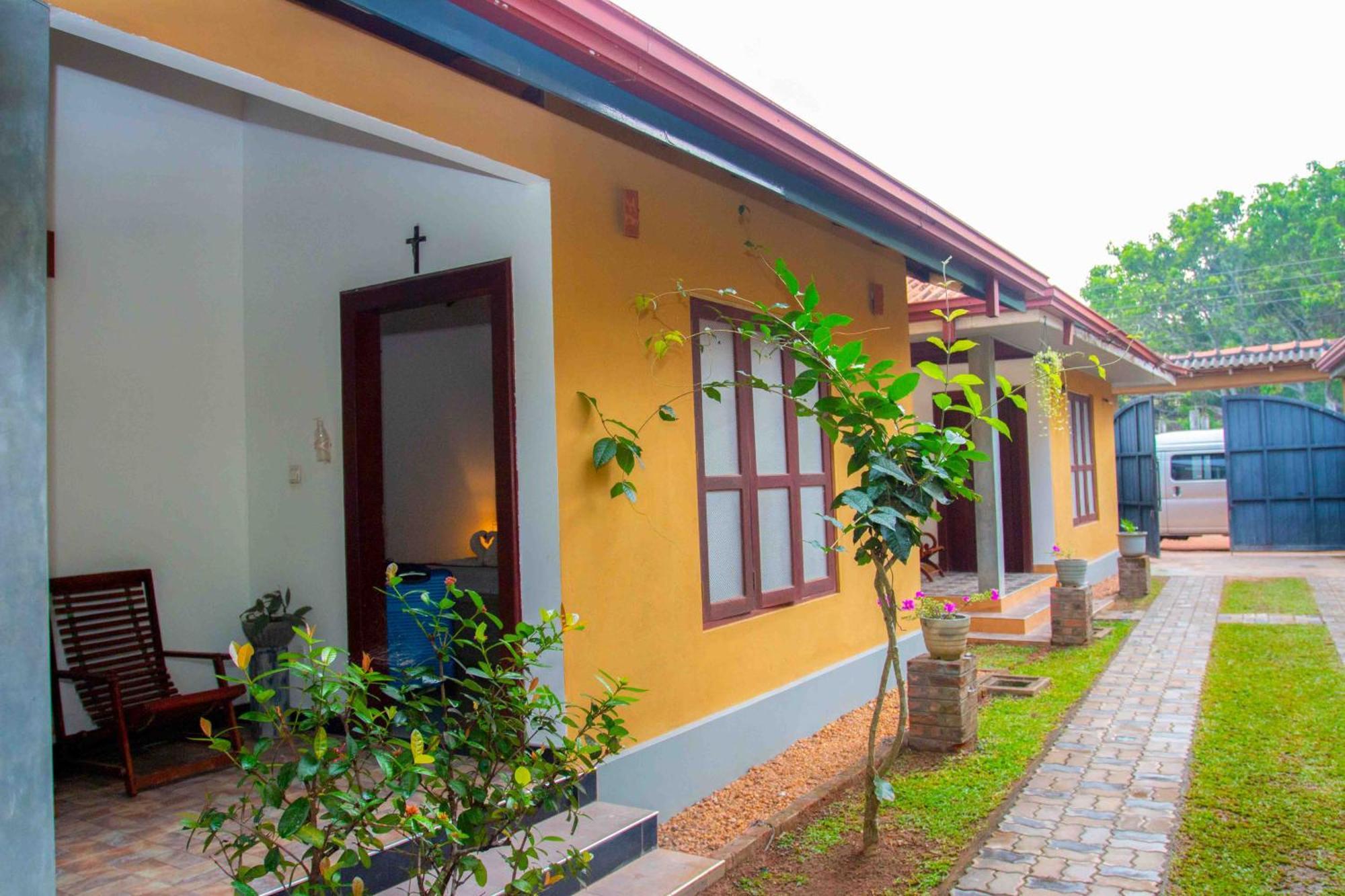 Mandavilla Airport Transit Hotel Katunayake Exterior photo
